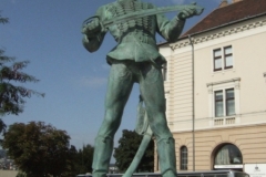 3525