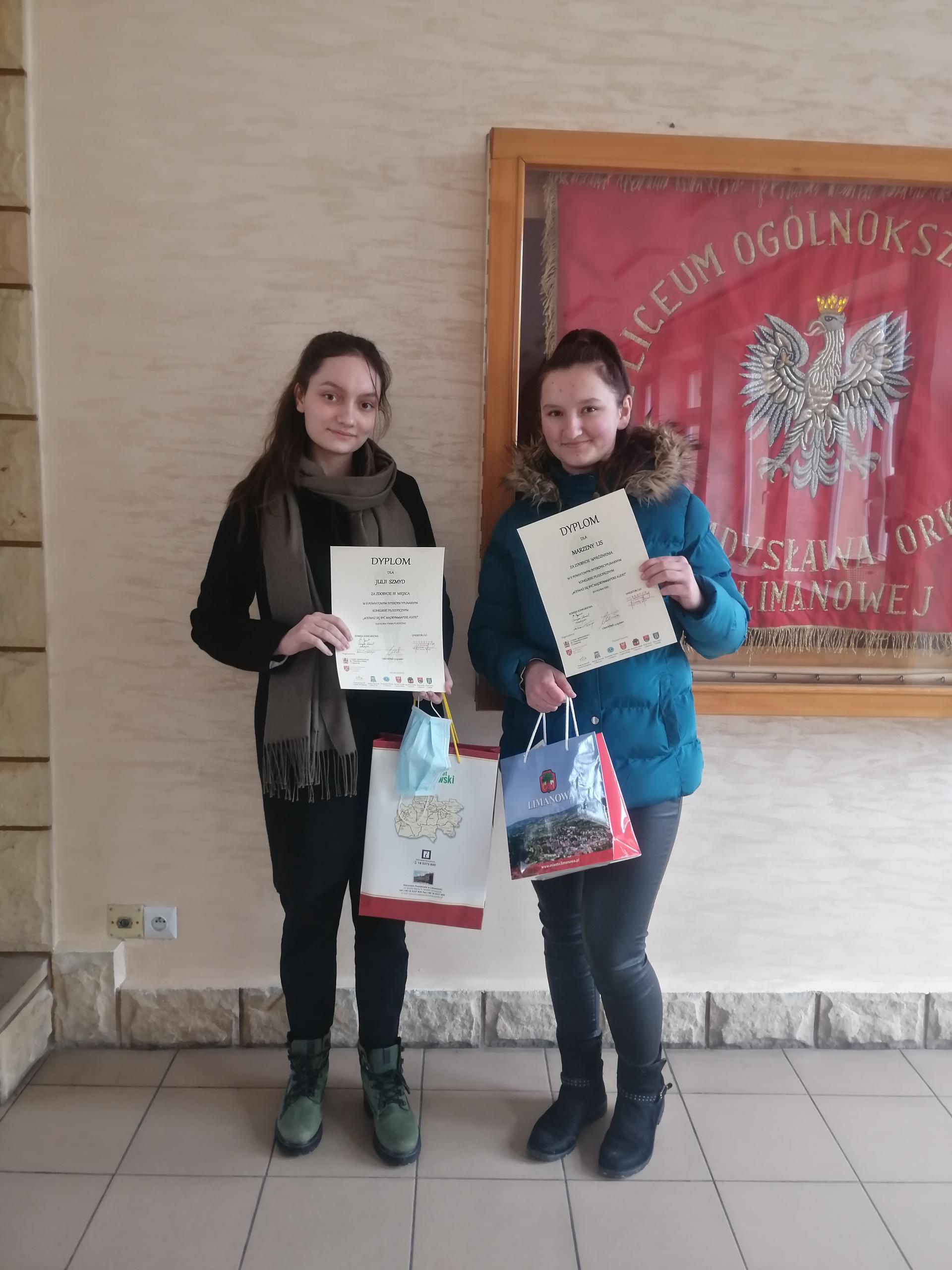 Sukcesy naszych uczennic w konkursie filozoficznym