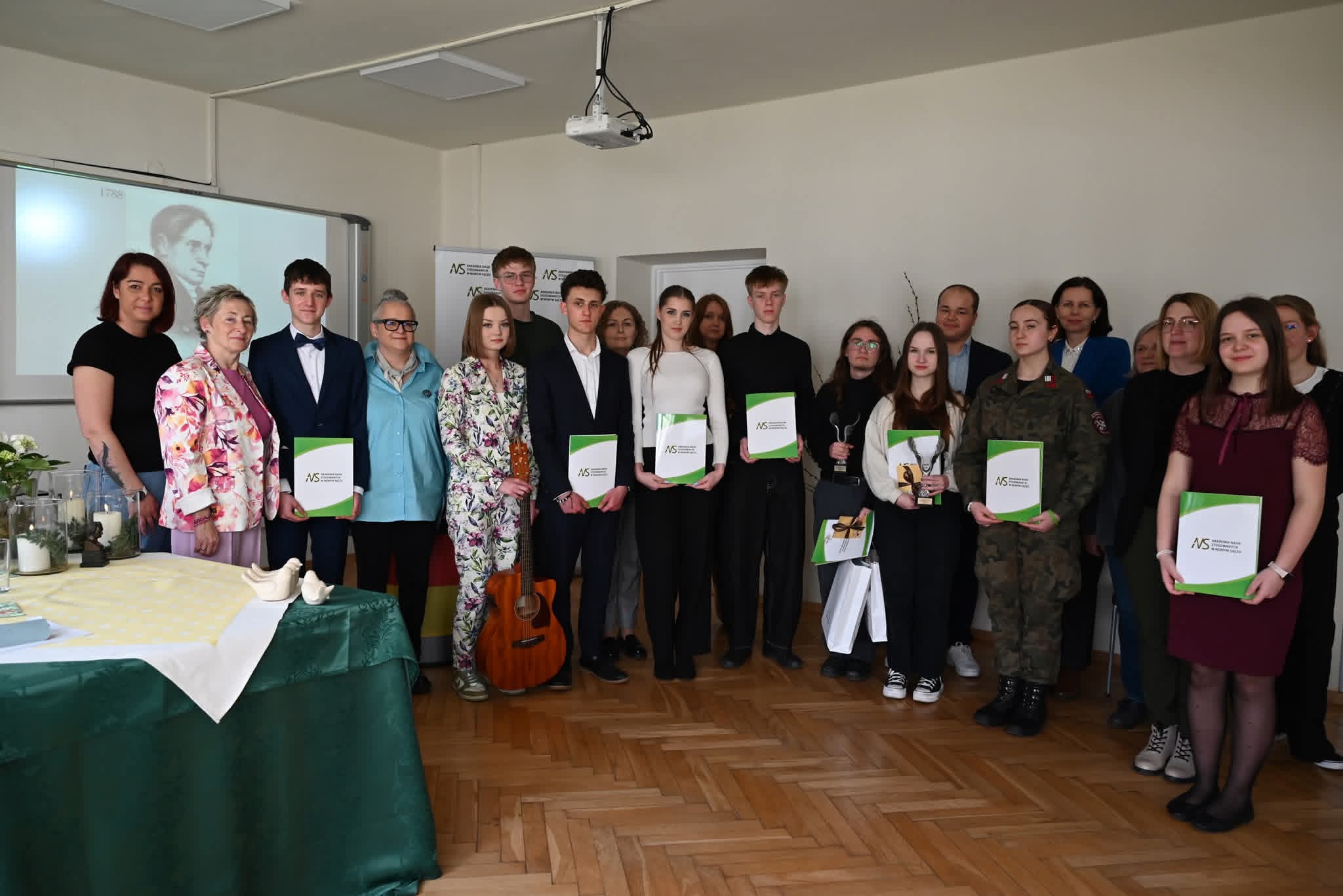 Sukces naszych uczniów w Międzyszkolnym Konkursie Recytacji Poezji Obcojęzycznej